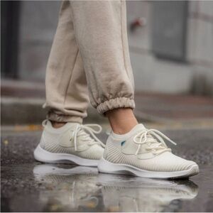 Vessi Everyday Move Women's Beige Waterproof Sneakers, size 10